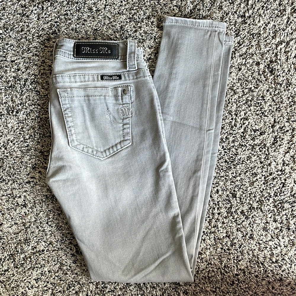 grey Miss Me jeans